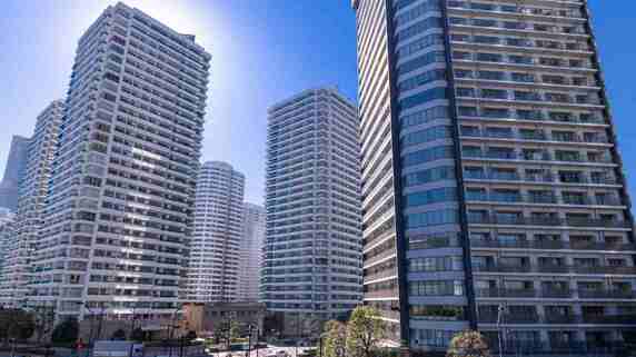 「家の手入れに追われなくなりました」〈年金月33万円・貯蓄5,500万円〉73歳夫婦、タワマンへ住み替えて実感した安心