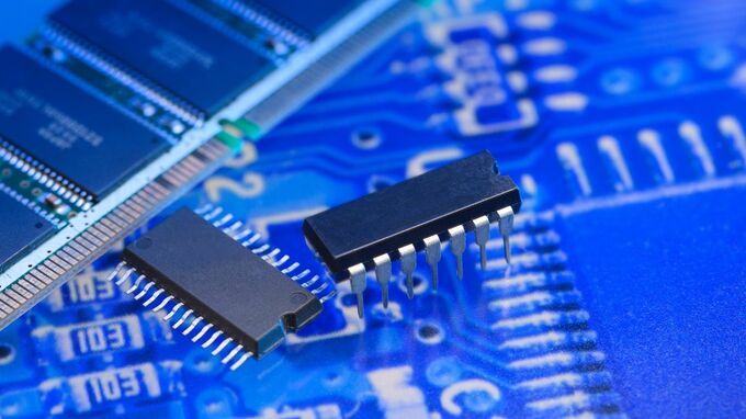 マネックス・チーフストラテジスト、10月は「半導体・製造業」に強気。村田製作所、安川電機など“日本のものづくり”中核6銘柄を新規採用