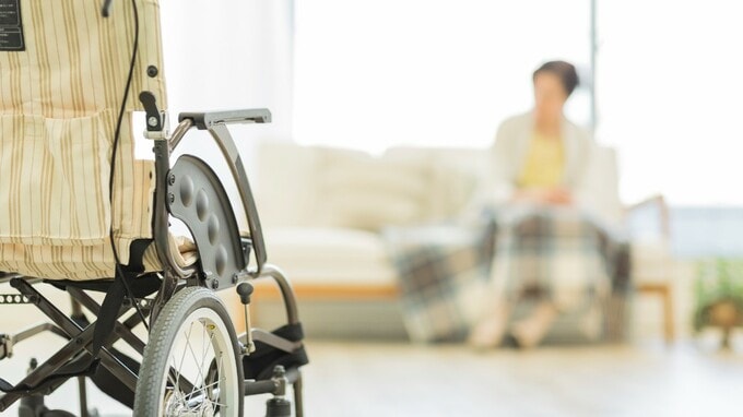 老人ホームで嫌われる…元男性管理職に多い「上から目線」