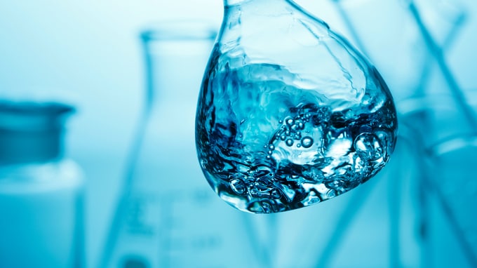 なぜ研究員は2年間もの間「メスフラスコ」を割らなかったのか