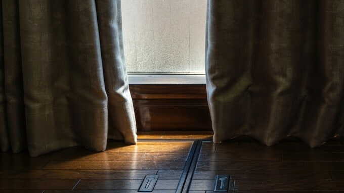 え？「雨の日に郵便物をとると濡れる！」ご婦人の仰天クレーム【専門家の実録】