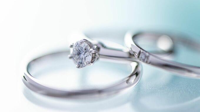 なぜ婚約指輪はダイヤなのか？ 商品を変えずに「売上300億円」を達成した驚きのマーケティング