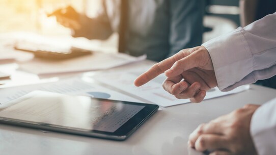 企業や事業の売却…事前に準備・整理しておきたい資料とは?