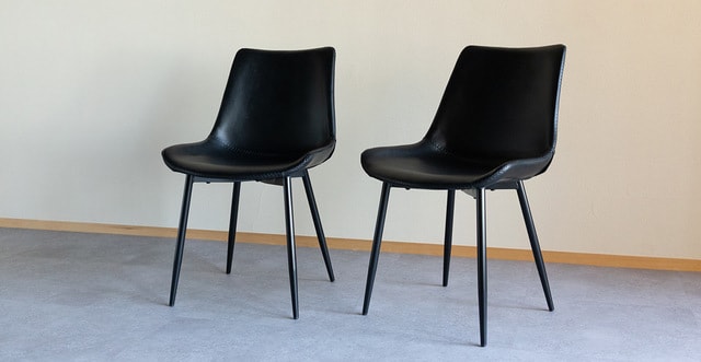 チェアのカラーな2色から選べます。