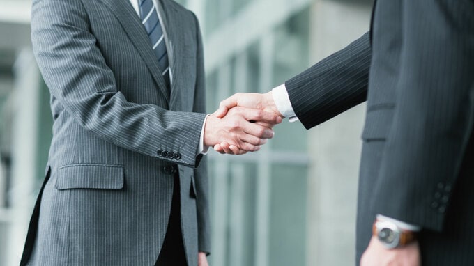 会社の売却･･･社長の「引継期間とその間の報酬」の目安とは？