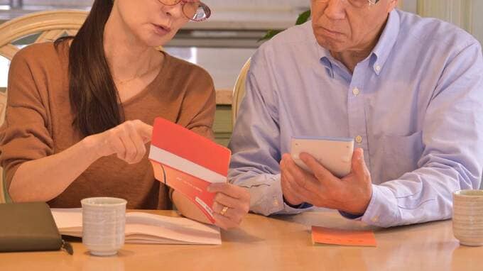 「なんで言ってくれなかったの…？」〈年金月17万円・70歳妻〉が知った夫の“使い込み通帳”と〈退職金2,000万円〉の行方
