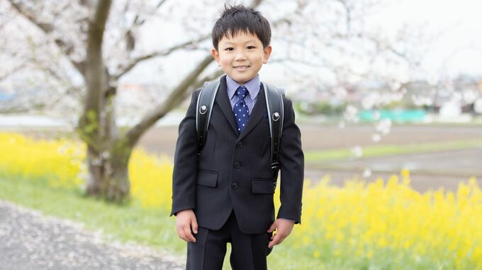 「全部、家族のためだった」月収250万円の45歳父。港区のタワマンに住み、6歳の息子は私立小学校通いも…新品のランドセルで笑う息子を前に、内ポケットへ隠した〈税務署からの差押予告〉