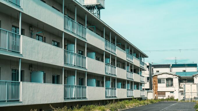 「私は大丈夫だから」と笑っていた母…年金月10万円・団地暮らしの79歳を襲った“まさかの事態”。息子を苦しめる「消えない後悔」