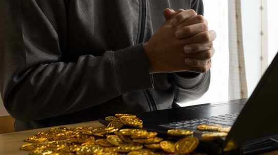 2022年の「押し目買い」シグナルは?国際金融アナリストが「ビットコイン相場」の今後の展開を考察