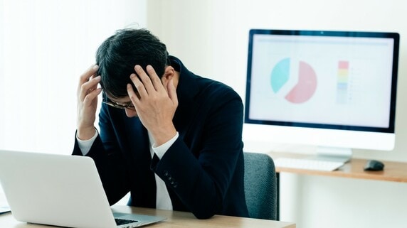 「理事になれば安くなりますよ」社保削減コンサルの甘い誘い…「会費8万円・報酬4万円で社会保険加入」に飛びついた40代フリーランスの〈結末〉【社労士が警告】