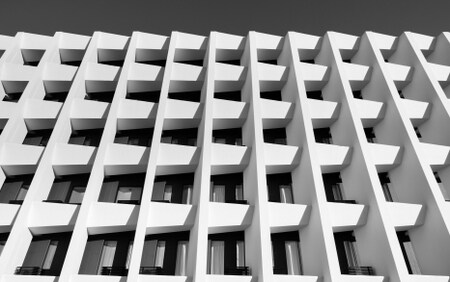 《相模原協同病院》アウトフレームを日よけに活用