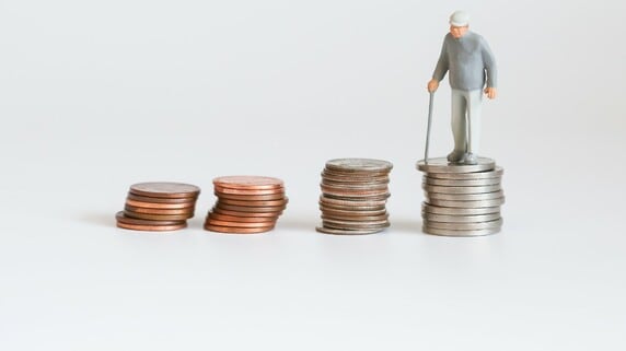 老後のお金「不安を感じる人」「不安を感じない人」は何が違うのか… FPが教える「資産の見通し」の考え方