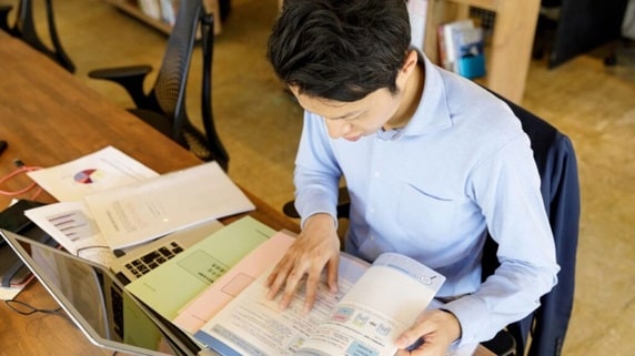 手探りから不動産投資をスタート！「中古アパート経営」でワタシが味わったリアルな実体験【司法書士大家が解説】