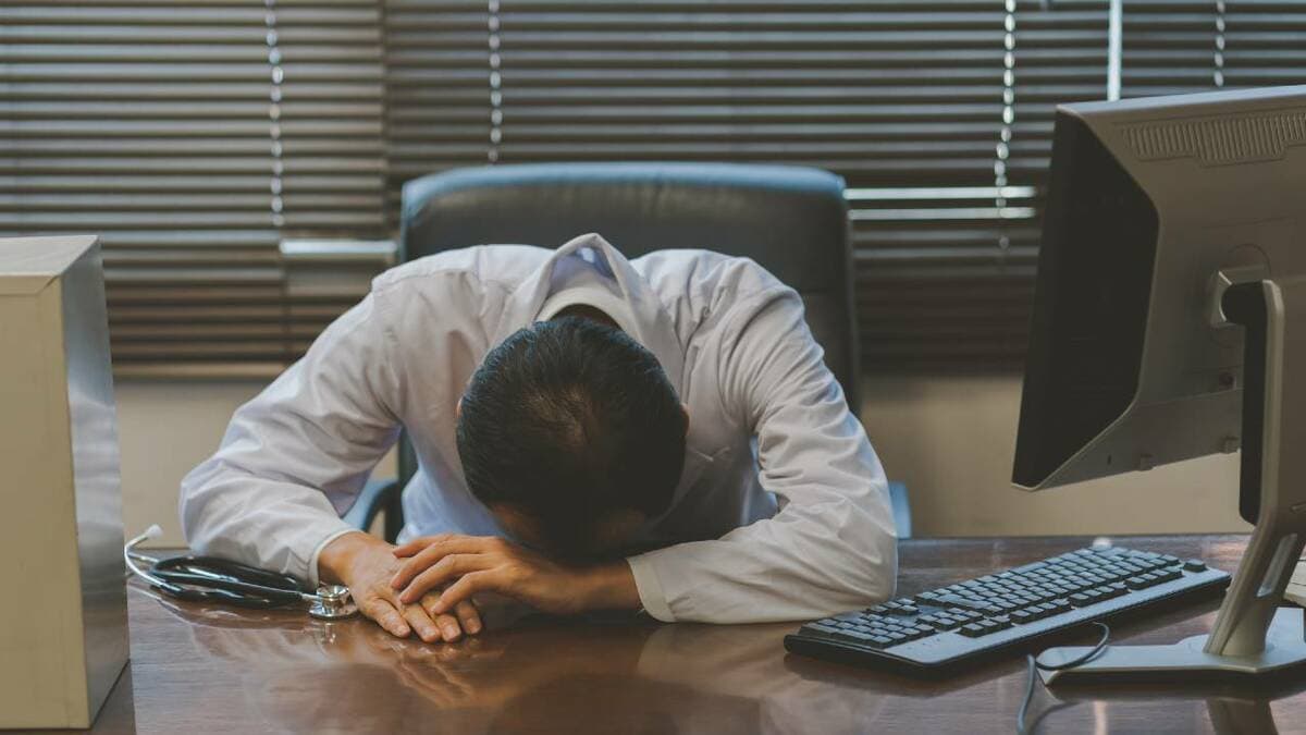 バレンタインの悲劇」から4年…金融庁、エヌエヌ生命に「業務改善命令」へ！露呈し続ける「保険業界の人材不足とモラル低下」のお粗末 | ゴールドオンライン