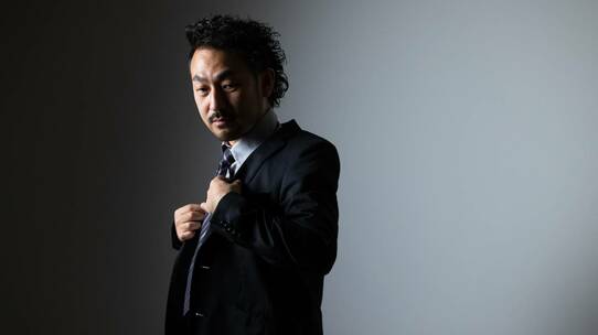 手取り52万円、肩で風切る〈50代・エリート部長〉だったが…役職定年後の給与額に思わず「まるで半ライスではないか」