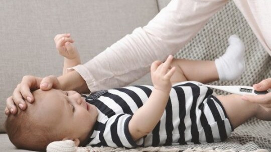 2歳までにほぼ100%の子どもが感染するRSウイルス…発症したあと家庭で気をつけるべきポイント