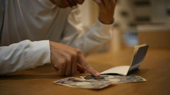 税金と保険料の負担増・年金制度や行政サービスの改悪…何もしなければ「あなたの手取りは減り続ける」という厳しい現実