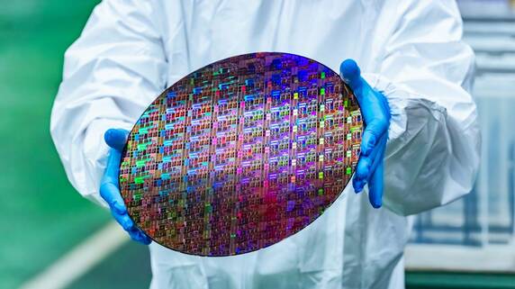 半導体株「レーザーテック」が東証プライム値下がり率2位に…原因は「米半導体大手企業」の存在【先週末動いた個別株】