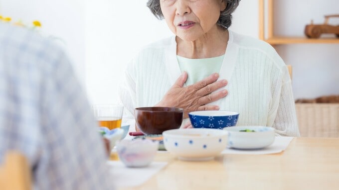 「ここ、私の家じゃないのよ」――要介護3の母が“涙を浮かべてつぶやいた”言葉。特養に駆けつけた息子が絶句した“張り紙”の内容