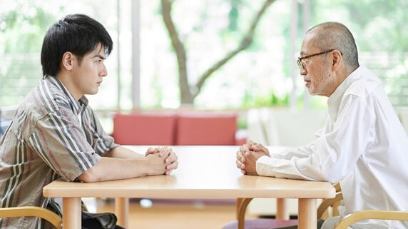 出世・昇給・貯金を阻むのは、あなたの“親”だった？――親子関係に潜む〈嫉妬〉という名の落とし穴