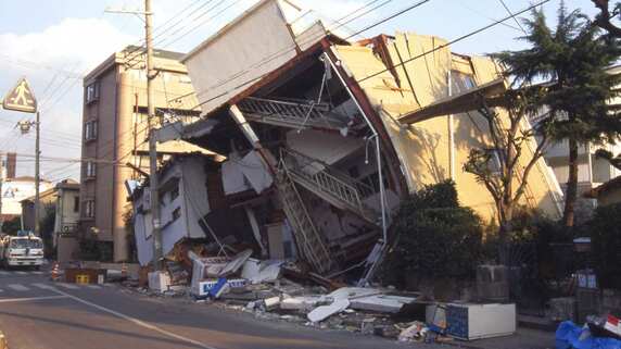 犠牲者「約6400人」、多くが「地震発生後15分以内」に死亡…阪神・淡路大震災に学ぶ「大地震を生き残る絶対条件」