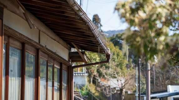 75歳母からのLINE「また電話するね」を最後に連絡が途絶え…49歳息子、駆けつけた実家で目にした〈信じ難い光景〉