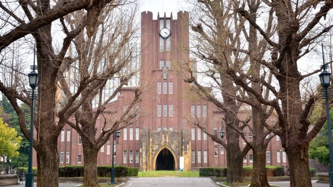 参観日も不在の超多忙な医師を両親に持つ息子が選んだ大学は