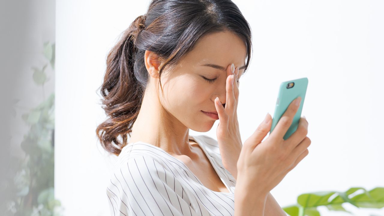 「しばらく連絡してこないで！」〈年金月14万円・74歳母〉の元に週1で通った48歳娘、ついに送った「拒絶のLINE」