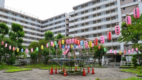 住民が一斉に歳をとり、オールドタウン化すると元に戻れない。（※写真はイメージです／PIXTA）