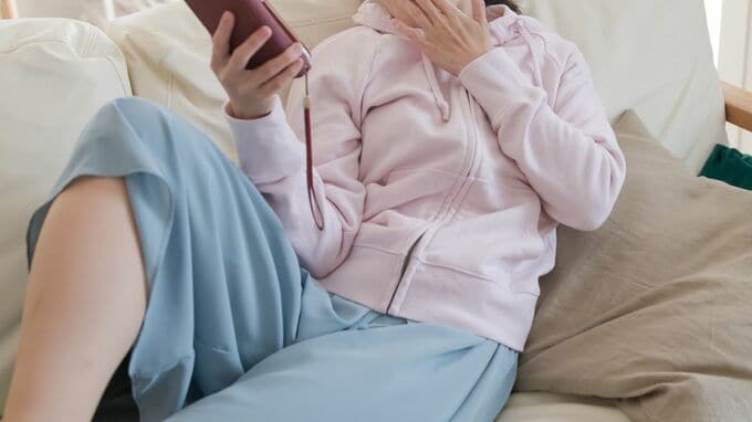 お前、一生このままいるつもりか？…手取り15万円・「家を出る気配ゼロ」の35歳娘と暮らす64歳父。年金生活目前に“自立提案”も、味方のはずの妻「まさかの断固反対」その理由に絶句