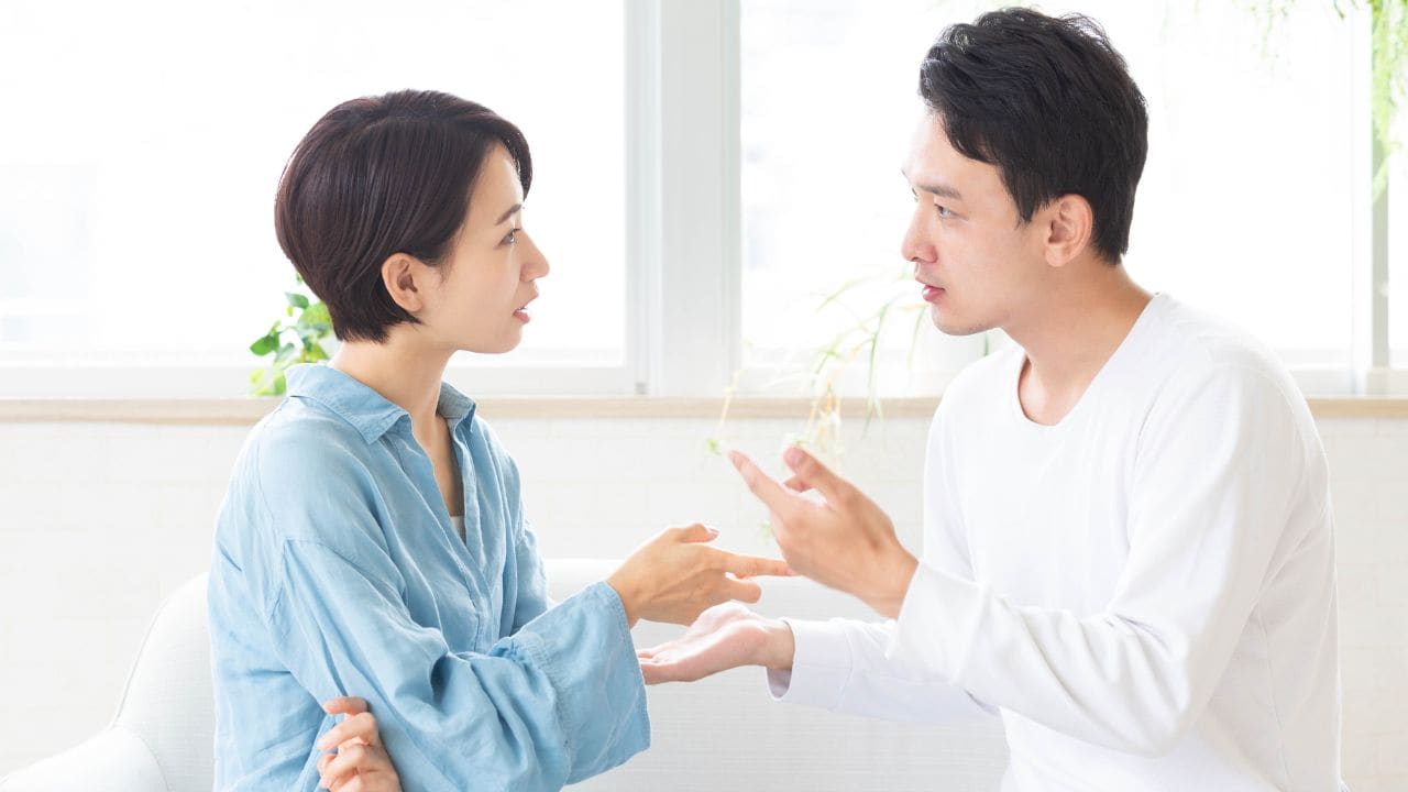 「後ろめたいことはありません」42歳夫が2戸の投資用マンションを内緒で購入。妻が激怒した、役所から届いた「一通の封書」