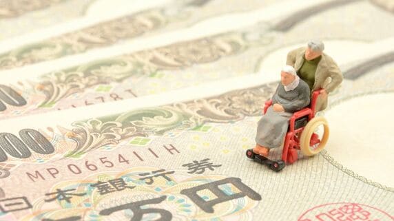 「老人は医療費タダ」＜国民から絶賛された制度＞だったが…日本の医療制度が大きく変わった1980年代の“背景”【医学博士が解説】