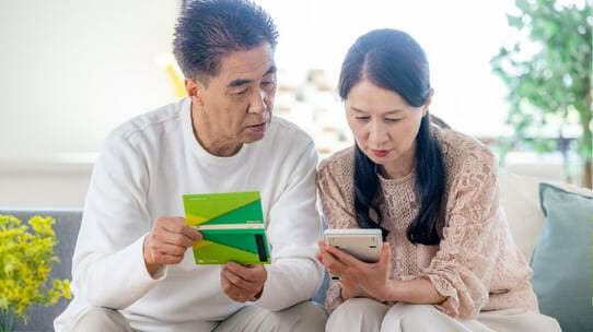 「定年後」の住宅ローン返済がきつくなったら…2つの定番「親子リレー返済」「リバースモーゲージ」の落とし穴【CFPの警告】