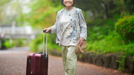 「それでも後悔はしていません」――相続した800万円を手に“夢のヨーロッパ旅行”へ出た64歳女性の〈その後〉