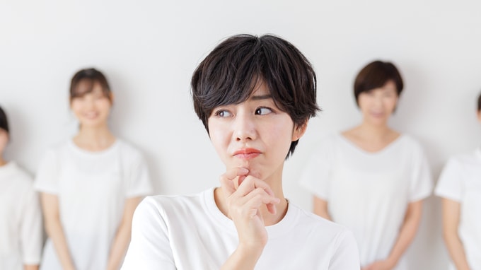 「人の意見なんて気にしなくていい」という言説は間違っている…“自己評価”よりも“他人からの評価”が正しいといえるワケ【ロンドン大学教授が解説】