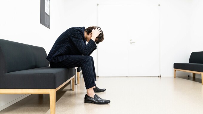 恐怖と緊張の待合室「好きな人のために受けたレーシック手術」