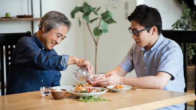 「仕事は順調です、ご心配なく」…〈資産1.5億円〉42歳・元大手社員、お盆の帰省でついた“嘘”。元教師の義両親に「FIREした」と言えなかったワケ