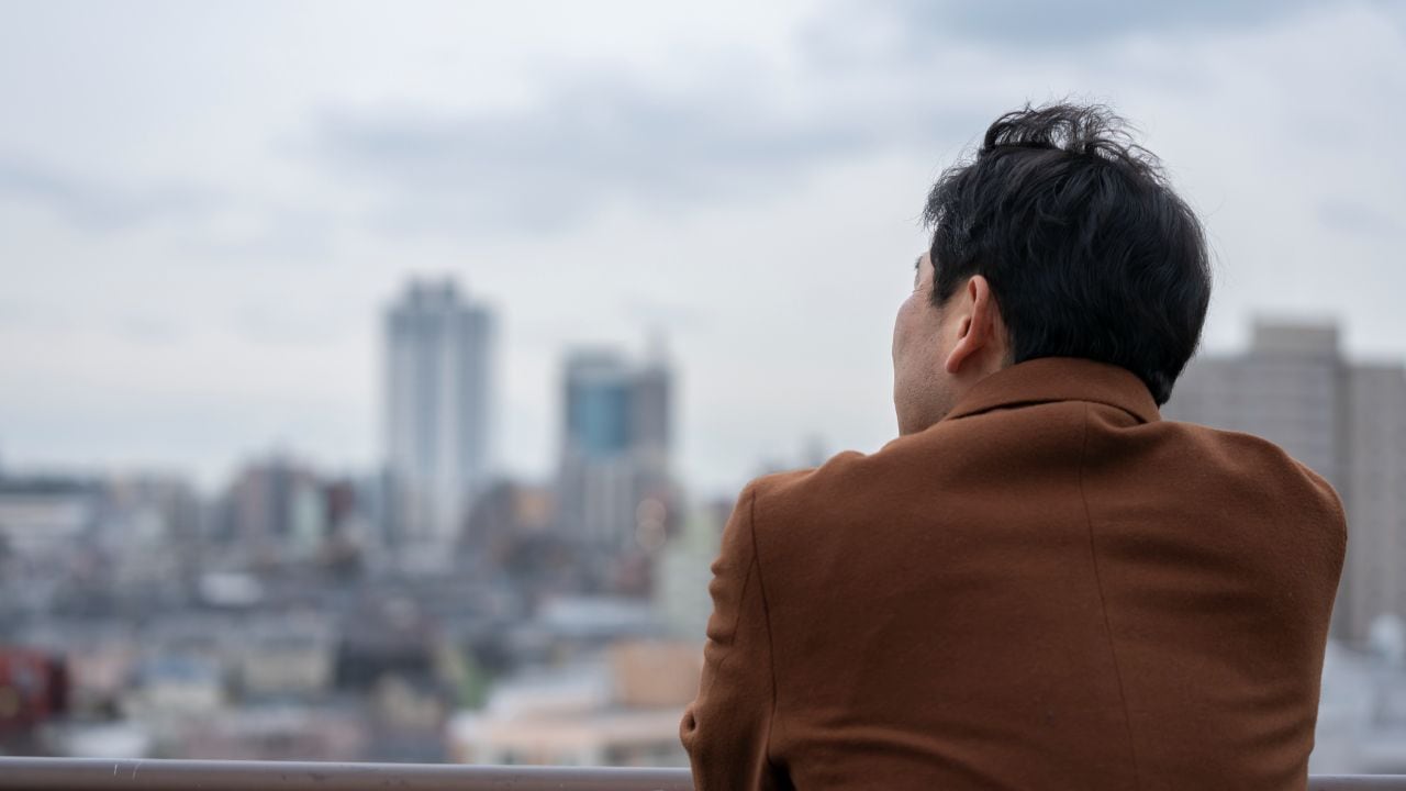 俺の居場所が…ない。〈退職金2,700万円〉毎日「図書館通い」の63歳男性、「妻の冷たい視線」に耐えられなくなった理由