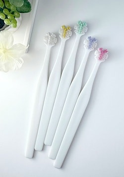 縦磨き専用歯ブラシ『Tate.（タテ）』