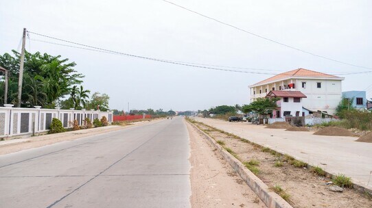 ラオスで起こる住宅ブーム…100戸以上の大規模開発の成否