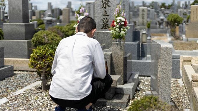 「墓じまいして良かった。だけど…」63歳長男、費用70万円で両親も眠るお墓とお別れ。「肩の荷が下りた」はずが、心を覆う一抹の後悔【CFPの助言】 