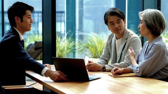 コワすぎる「退職金で投資デビュー」の実情…金融機関が勧めるまま〈金融商品〉購入、毎月分配型投資信託でぬか喜び【FPの助言】