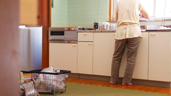 久しぶりに帰った実家で絶句…〈年金月12万円・85歳母〉の暮らしを物語る“思いもよらぬ光景”に52歳娘が涙