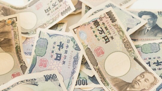 「人生100年時代」眼鏡とコンタクトが貯金を食いつぶす!