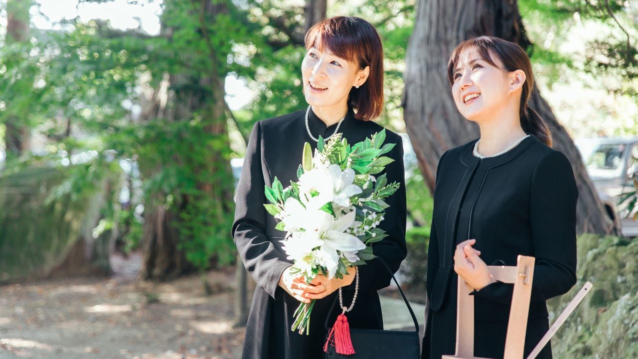 年金月18万円・78歳父が逝去。希望通り「樹木葬」にしたが……納骨から1年後、訪ねた娘が目にした〈信じがたい光景〉