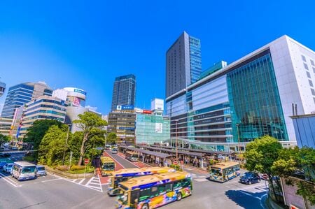 （横浜駅前／PIXTA）