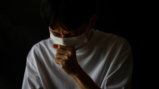 “コロナ感染は自己責任”…10日間の自宅療養経て「留年」の理不尽、補講対応もなく 新型コロナ「2類相当」がもたらす弊害【医師が解説】