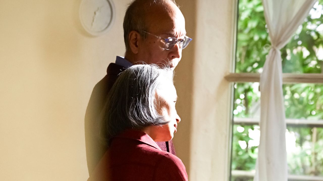 とても人には言えません…67歳のエリート公務員夫婦。自宅の2階にひた隠す「誰にも知られたくない秘密」