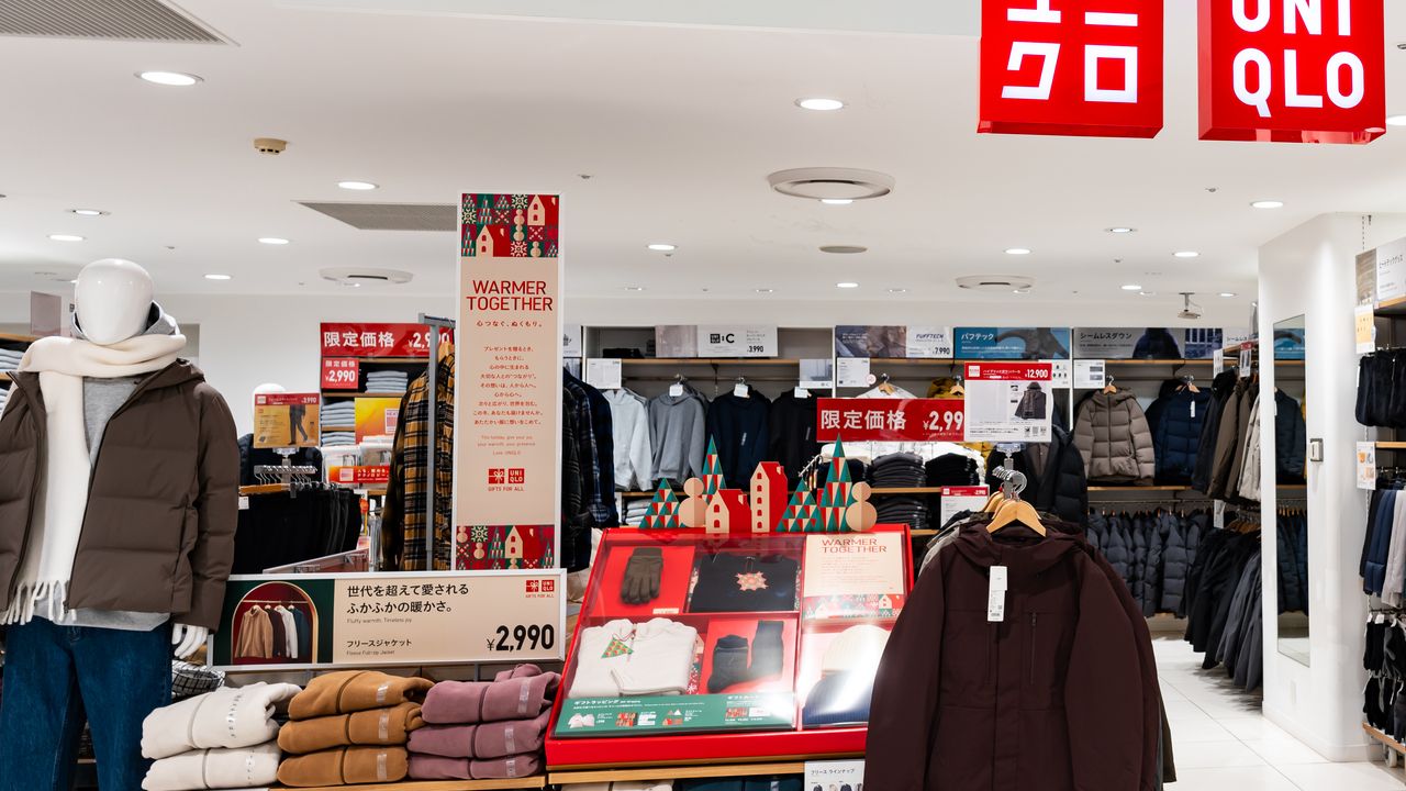 ユニクロのダウンのほうがよかった…投資で資産30億円を手にした男性、「100万円のコート」を「人生で1番後悔した買い物」と嘆くワケ