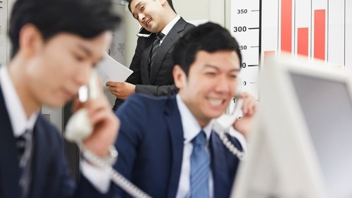 新型コロナの影響で「テレアポ営業」は終わってしまうのか。（※写真はイメージです／PIXTA）